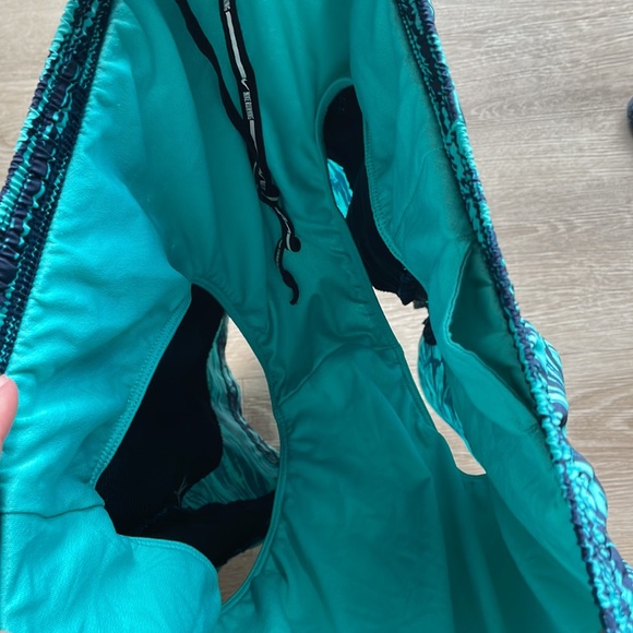 Nike running shorts last chance! make any offer & i will accept - Picture 3 of 3